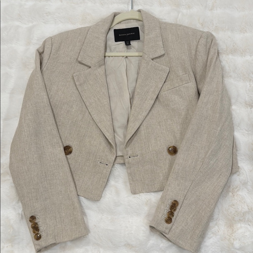 Banana Republic cropped blazer